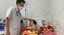 Đình chỉ cơ sở bánh mì Hồng Vân sau khi có 78 người nhập viện