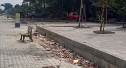 Phản hồi: Thu dọn cột đèn ngổn ngang