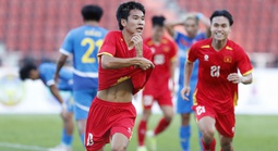 Lê Văn Thuận xứng danh "Neymar" Việt Nam