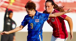 Tuyển bóng đá nữ Thái Lan áp đảo Indonesia, giành HCĐ SEA Games 33