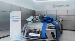 Một công ty ở Việt Nam thưởng cuối năm cho nhân viên bằng xe Lexus