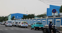 Phạt nguội hơn 1.000 ô tô đỗ sai quy định quanh sân bay Tân Sơn Nhất