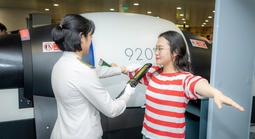 Sân bay Nội Bài có máy soi chiếu hiện đại, có cần tháo giày, thắt lưng khi kiểm tra an ninh?