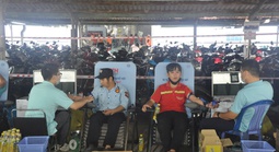 Người lao động Công ty TNHH Rochdale Spears hiến máu tình nguyện