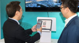 Du khách Trung Quốc uống cà phê Highland, đi siêu thị có thể quét mã QR tại Việt Nam