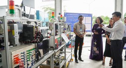 "Đã mắt" với thiết bị đào tạo tự làm ở TPHCM