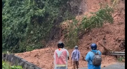 NÓNG: Đèo Sông Pha nối Khánh Hòa - Lâm Đồng vừa sạt lở, giao thông tạm thời bị chia cắt