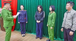 Hai cán bộ thuế bị bắt