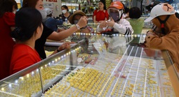 Giá vàng hôm nay 21-12: Neo ở vùng đỉnh, vẫn được dự báo tăng tiếp