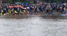 CLIP: Các vận động viên đánh nhau náo loạn lễ hội đua ghe ở Huế