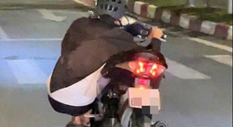 CLIP: Xử phạt thiếu niên “làm xiếc” khi U22 Việt Nam đoạt huy chương vàng tại SEA Games 33