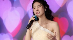 Giải nhất "Tiếng hát Hà Nội" trải lòng về dấu mốc mới