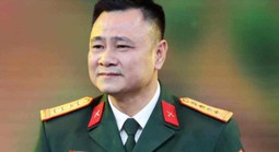 NSND Tự Long tự hào mang hai sắc áo và một trái tim trọn vẹn với Tổ quốc