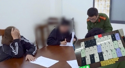 Khởi tố 2 phụ nữ vận chuyển 2,3 kg vàng trái phép qua sân bay Cam Ranh