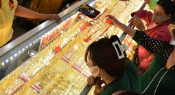 Chiều 22-12, giá vàng thế giới và trong nước cùng lập đỉnh mới