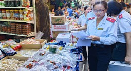 Sau nhiều vụ ngộ độc thực phẩm, Chủ tịch UBND TPHCM ra chỉ đạo