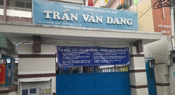 Diễn biến mới việc thầy giáo phạt học sinh nộp tiền và dậy từ 5 giờ sáng