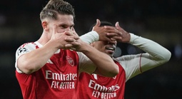 Cơ hội và cái bóng lịch sử của Arsenal dịp Giáng sinh