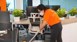 Công ty thông báo nghỉ Tết dài ngày: Buồn hay vui?