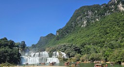 Du lịch nội địa lên ngôi