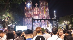 VIDEO: Hàng vạn người dân Hà Nội chào đón Giáng sinh 2025