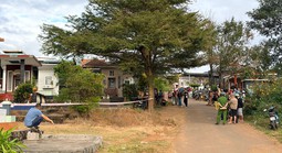 Phát hiện thi thể bốc cháy ở nghĩa địa, gần đó có xe máy biển xanh