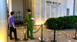 Người nước ngoài nghi rơi lầu ở New World Hoiana, camera ghi cảnh 2 người vội vã rời đi