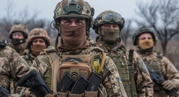 Ukraine rút quân khỏi Siversk, Mỹ giảm mạnh viện trợ cho Kiev