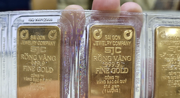 Chuyên gia khuyến cáo: "Tuyệt đối không vay tiền để mua vàng”