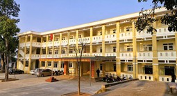 Trường học xây gần 8 tỉ đồng bỏ không, học sinh phải xin học nhờ