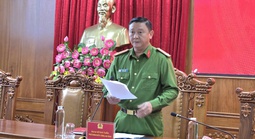 Công bố triệt phá đường dây buôn bán ma túy khủng, thu giữ 2 khẩu súng