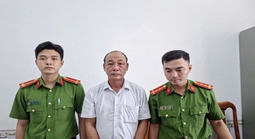 Bắt tạm giam người đàn ông đưa thông tin gian dối