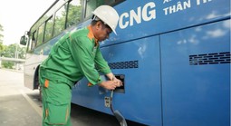 Gần 500 xe buýt TPHCM có thể ngừng hoạt động vì thiếu khí, Bộ Công Thương yêu cầu báo cáo
