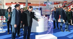 Tôn vinh điển hình thi đua yêu nước