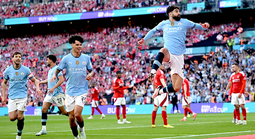 Chờ Haaland ghi bàn