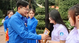 Vinh danh 75 gương mặt đạt danh hiệu “Sinh viên 5 tốt”, “Học sinh 3 rèn luyện”