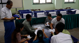 Myanmar bước vào tổng tuyển cử