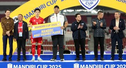 Nguyễn Đình Bắc tặng toàn bộ tiền thưởng làm từ thiện