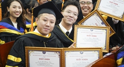 Ấn tượng 10 tân thạc sĩ dẫn đầu toàn khóa học Trường ĐH Mở TPHCM