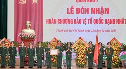Quân khu 7 đón nhận Huân chương Bảo vệ Tổ quốc hạng nhất