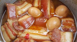 Món ngon ngày Tết: Thịt kho trứng, mứt dừa non, củ kiệu giấm đường...
