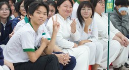 Tăng cường hướng nghiệp cho học sinh ngoại thành