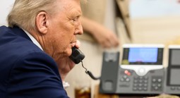 Tổng thống Mỹ Donald Trump gặp tổng thống Ukraine, điện đàm với tổng thống Nga