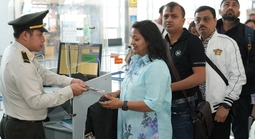 Chính phủ cho phép người nước ngoài nhập cảnh bằng thị thực điện tử tại 41 cửa khẩu