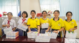 Nghĩa tình học sinh TPHCM hướng về vùng lũ