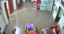 Mưa lớn trong đêm, nước dâng ngập nhà ở khu vực Bà Rịa - Vũng Tàu cũ