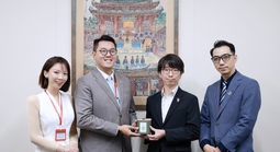 Luk Vân mang "Công Nữ Ngọc Hoa" đi Đà Nẵng