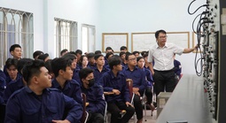 Thêm phụ cấp, giữ chân thầy dạy nghề