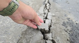 Vụ “hố tử thần” ở trung tâm Đà Nẵng: Tiếp tục phát hiện nhiều vết nứt trên mặt đường