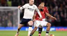 Đánh rơi chiến thắng sân nhà, Man United lỡ Top 5 Ngoại hạng